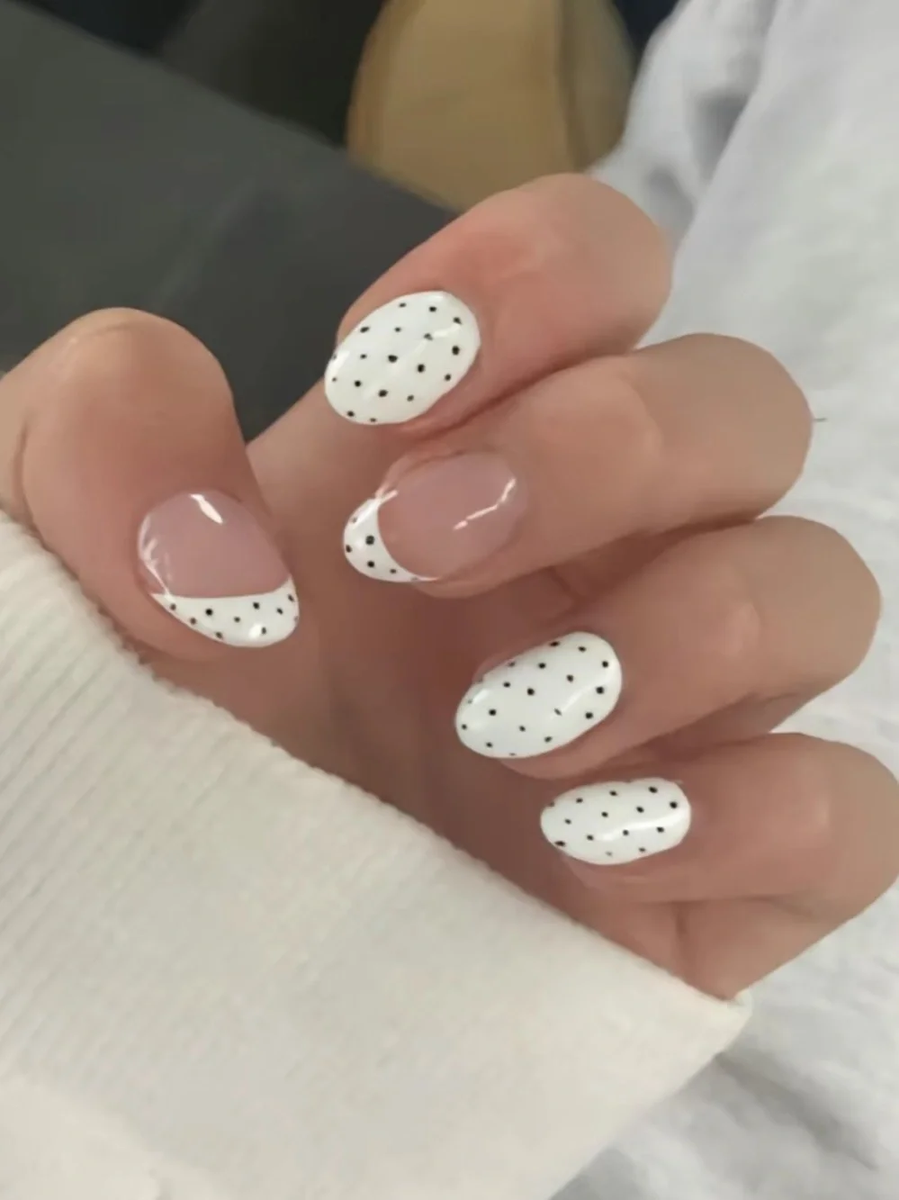 Classic White Polka Dot Nail Set